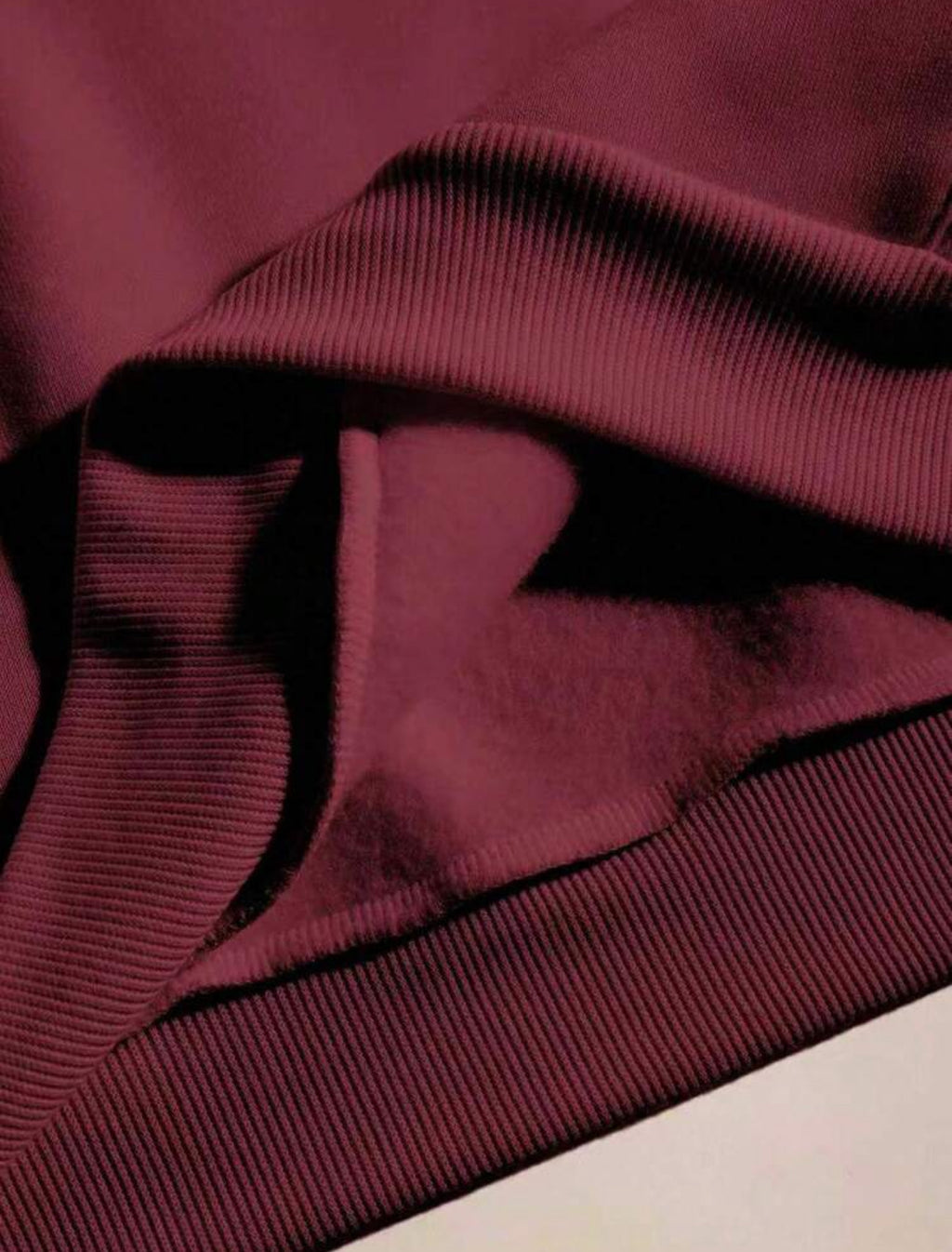 Felpa con cappuc cio casual e versatile con chiusura la
Bordò