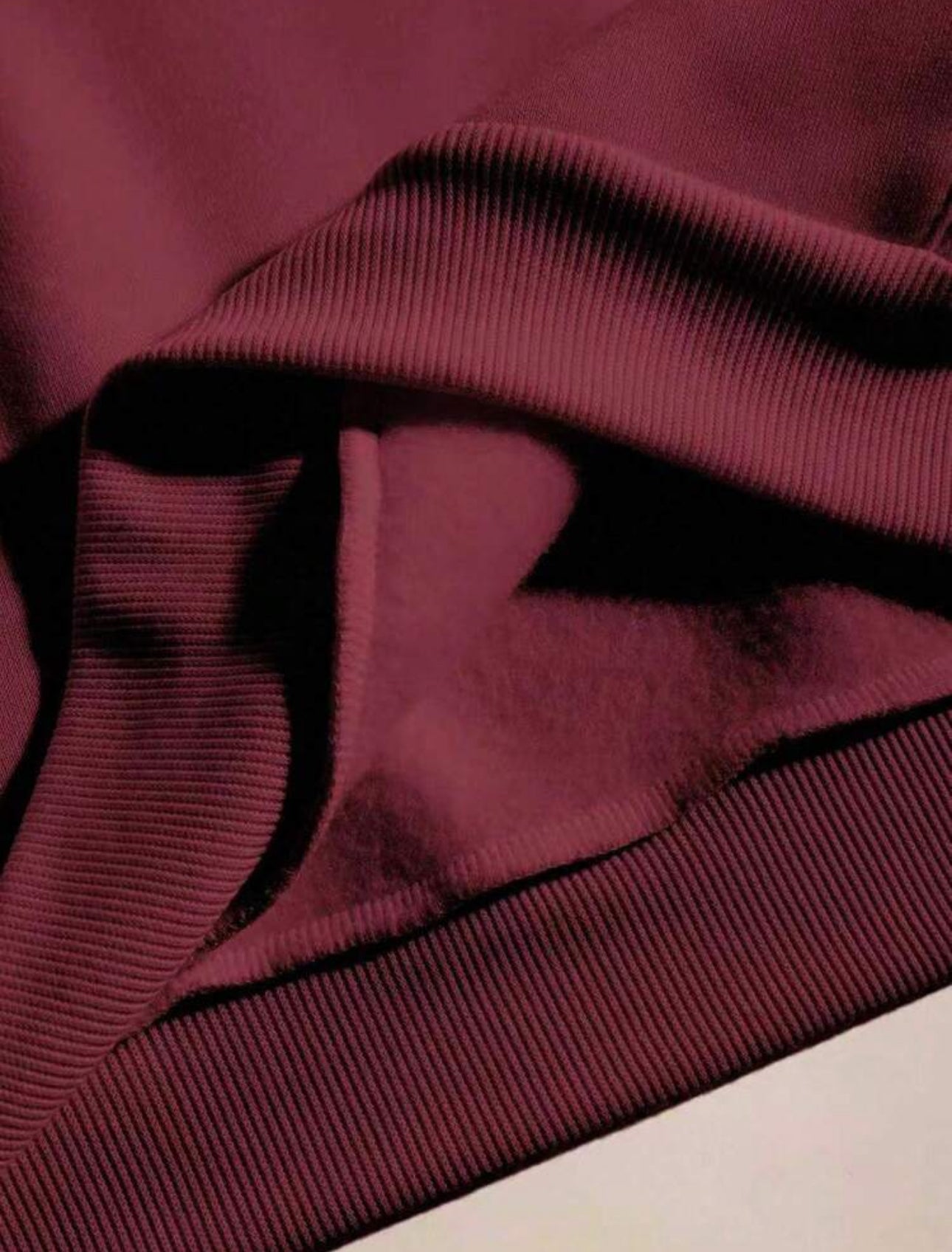 Felpa con cappuc cio casual e versatile con chiusura la
Bordò